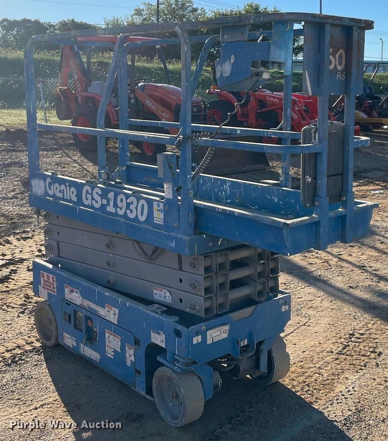 image for item NA9566 2016 Genie GS-1930  scissor lift