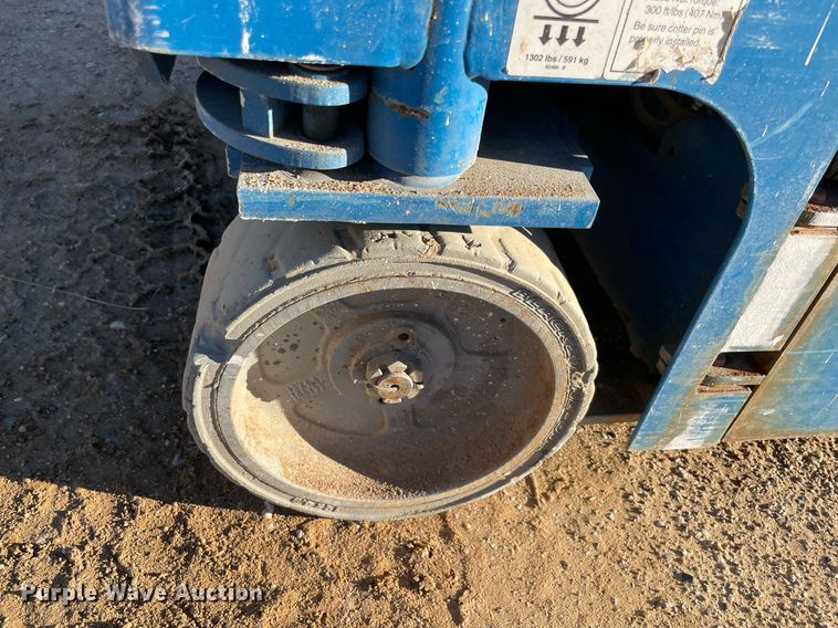 image for item NA9566 2016 Genie GS-1930  scissor lift