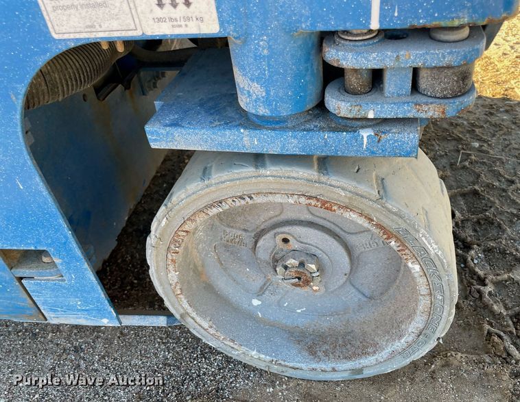 image for item NA9566 2016 Genie GS-1930  scissor lift