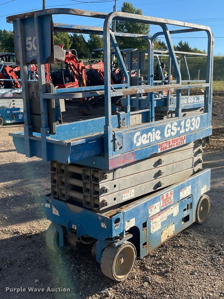 image for item NA9567 2016 Genie GS-1930  scissor lift