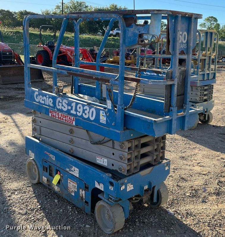 image for item NA9567 2016 Genie GS-1930  scissor lift