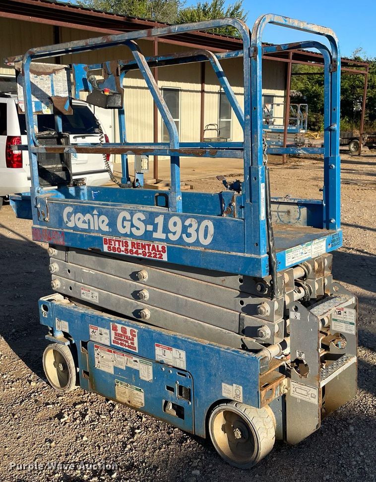 image for item NA9567 2016 Genie GS-1930  scissor lift