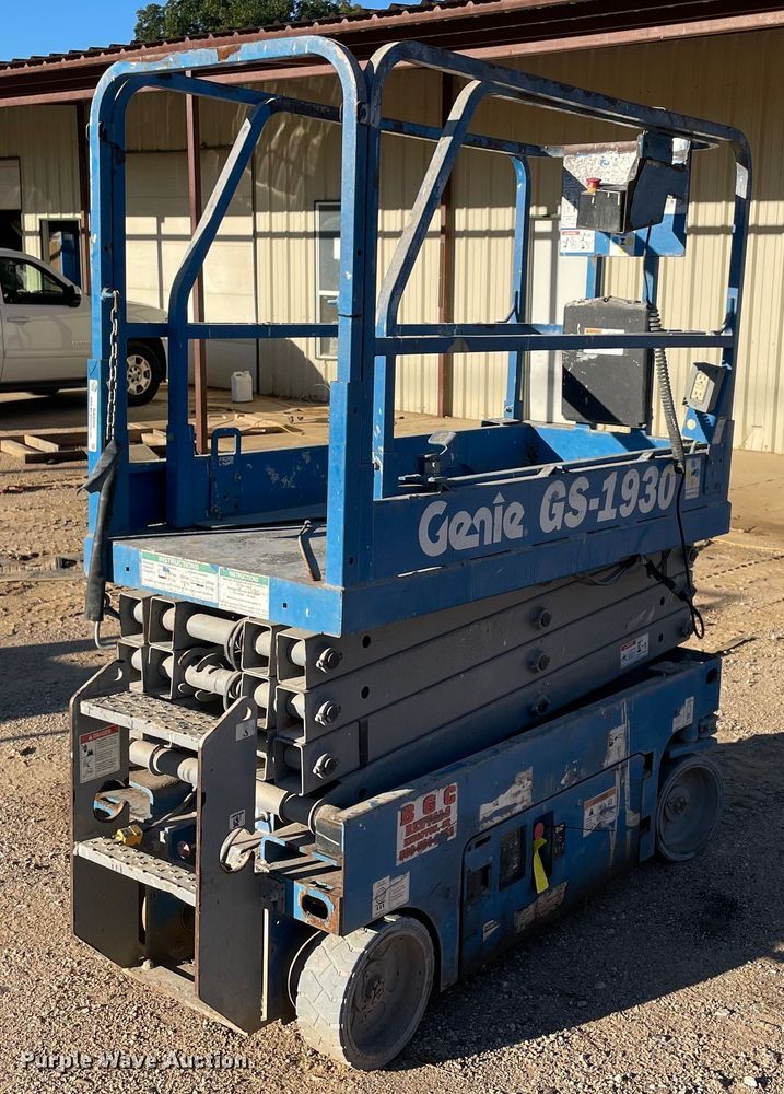 image for item NA9568 2016 Genie GS-1930  scissor lift