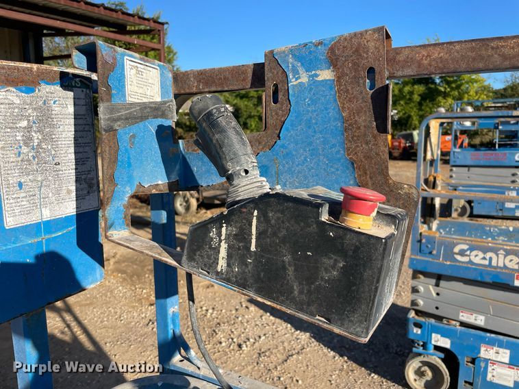 image for item NA9568 2016 Genie GS-1930  scissor lift