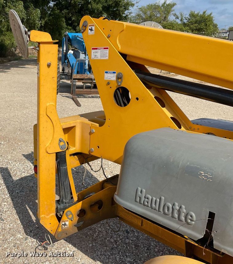 image for item NA9574 2016 Haulotte 3632T  boom lift