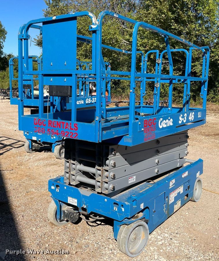 image for item NA9576 2017 Genie GS-3246  scissor lift