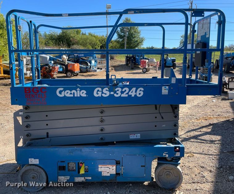 image for item NA9576 2017 Genie GS-3246  scissor lift