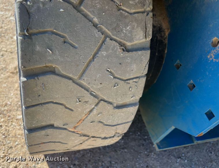 image for item NA9576 2017 Genie GS-3246  scissor lift