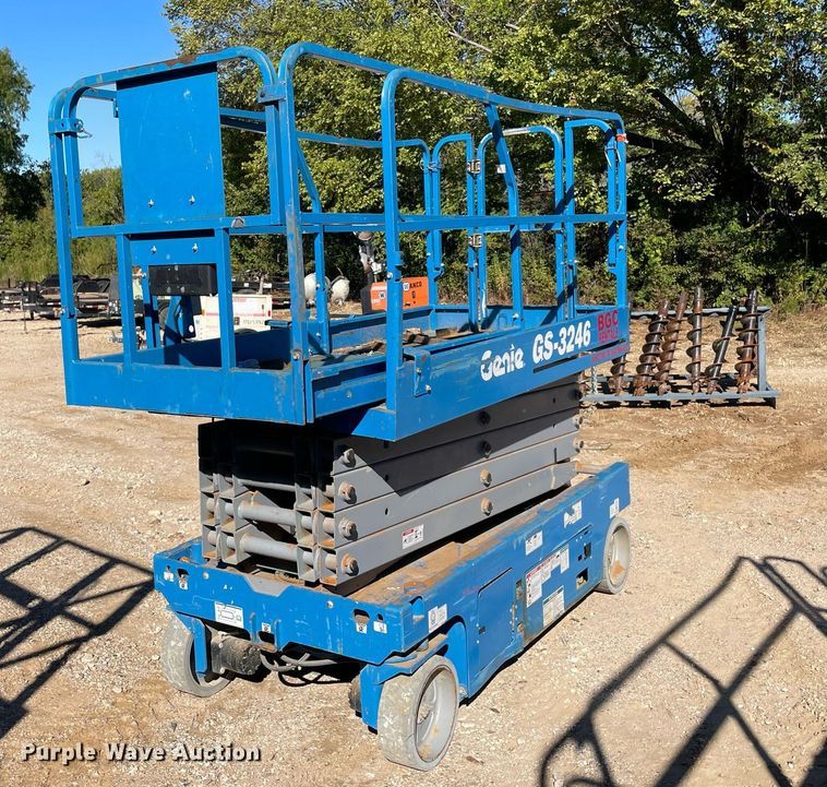 image for item NA9577 2017 Genie GS-3246  scissor lift