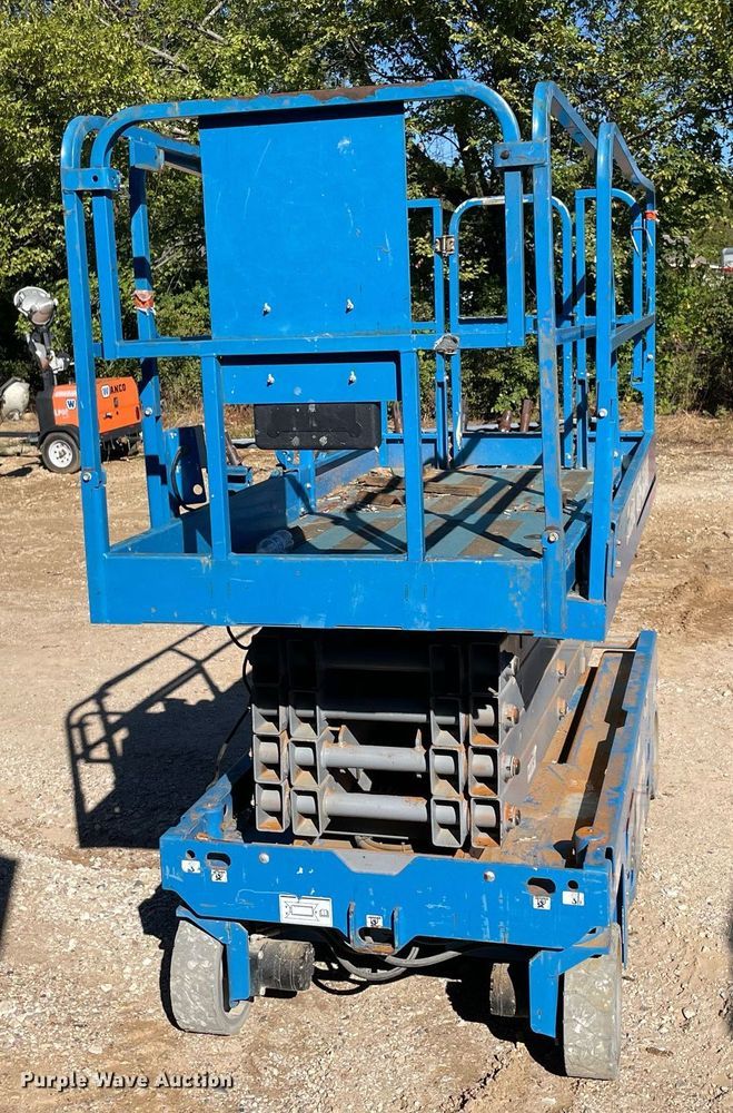 image for item NA9577 2017 Genie GS-3246  scissor lift