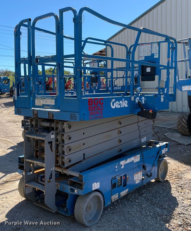 image for item NA9577 2017 Genie GS-3246  scissor lift