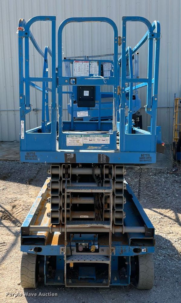 image for item NA9577 2017 Genie GS-3246  scissor lift
