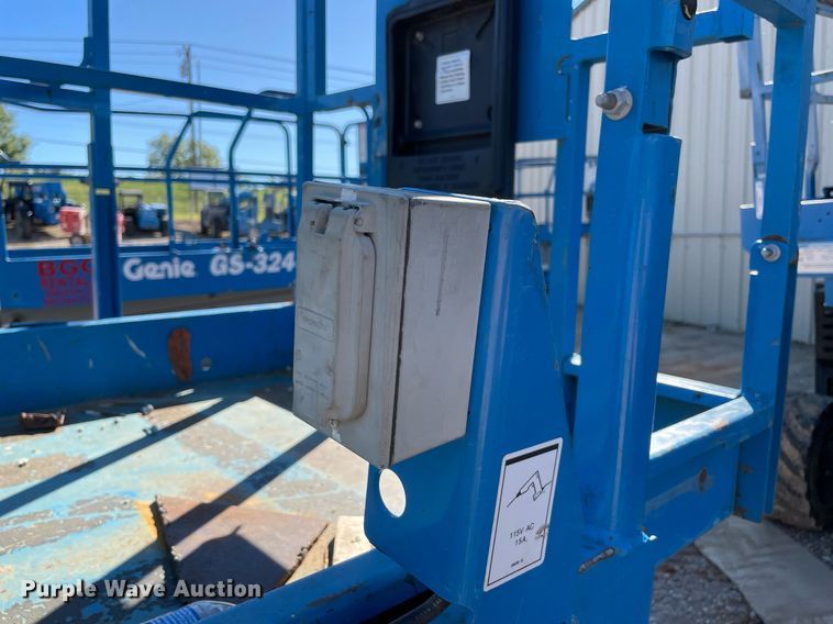 image for item NA9577 2017 Genie GS-3246  scissor lift