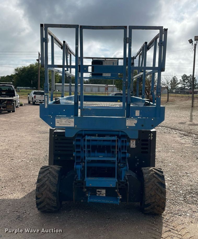 image for item NA9578 2017 Genie GS-2669RT  scissor lift