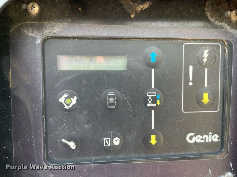 image for item NA9578 2017 Genie GS-2669RT  scissor lift