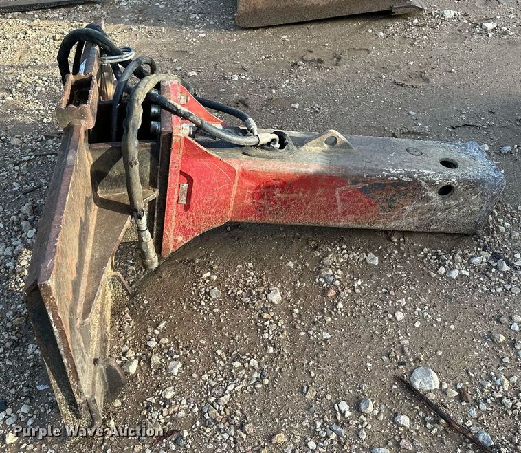 image for item NA9604 2013 Atlas Copco RX4  skid steer breaker