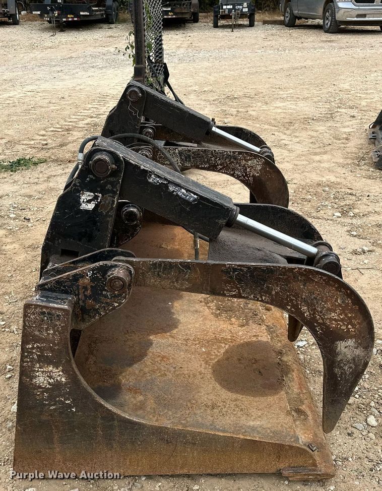 image for item NA9611 Blue Diamond Extreme Duty  skid steer grapple bucket