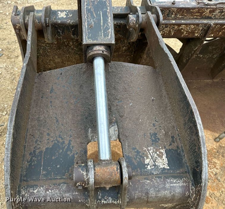 image for item NA9611 Blue Diamond Extreme Duty  skid steer grapple bucket