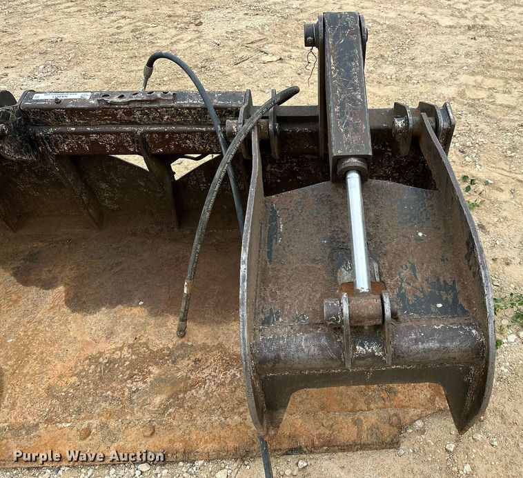 image for item NA9611 Blue Diamond Extreme Duty  skid steer grapple bucket