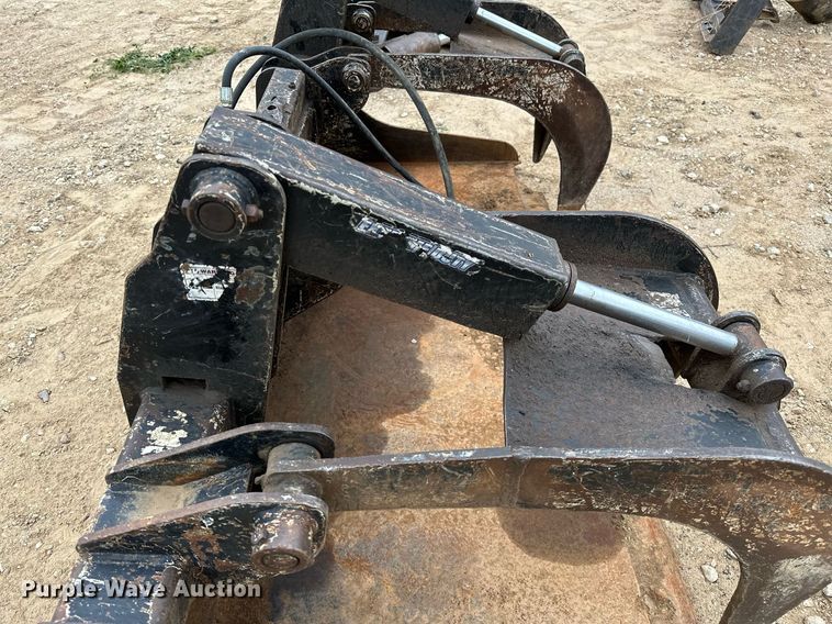 image for item NA9611 Blue Diamond Extreme Duty  skid steer grapple bucket