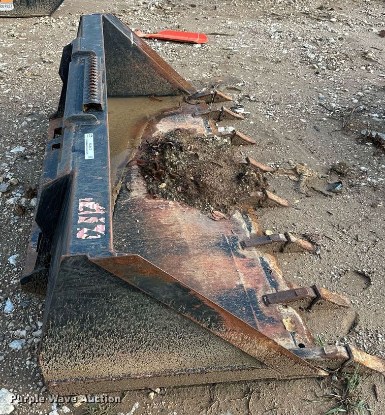 image for item NA9612 Skid steer bucket