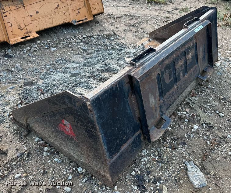 image for item NA9613 Skid steer bucket