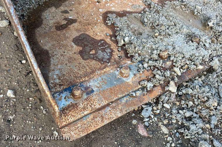 image for item NA9613 Skid steer bucket