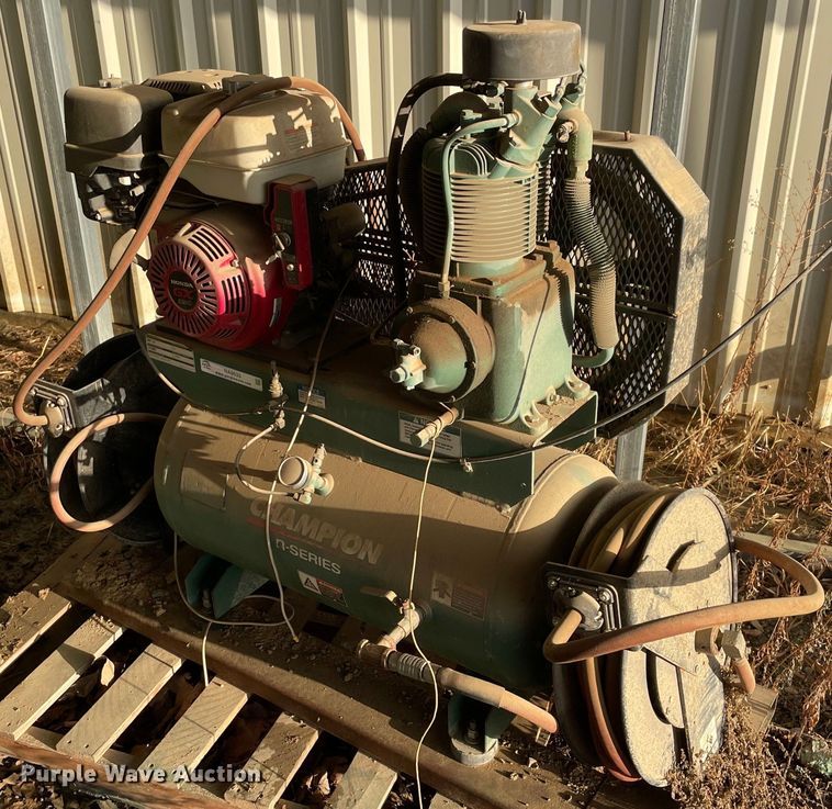 image for item NA9635 2016 Champion R Series  air compressor