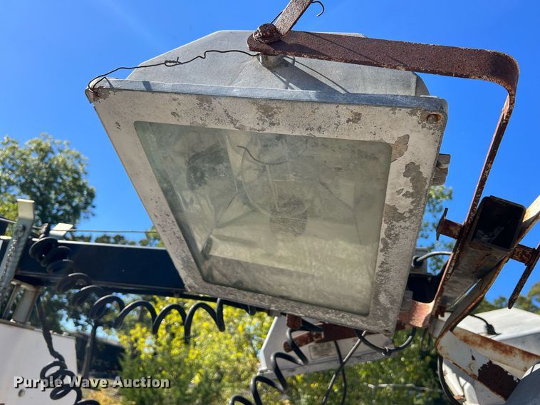 image for item NI9027 2005 Magnum  4060M-MH light plant