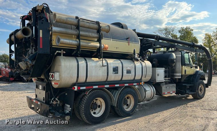 image for item NI9028 2009 International WorkStar 7600  vacuum truck