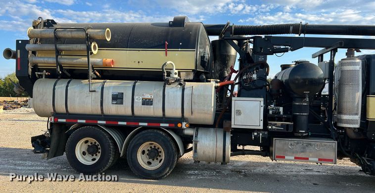 image for item NI9028 2009 International WorkStar 7600  vacuum truck