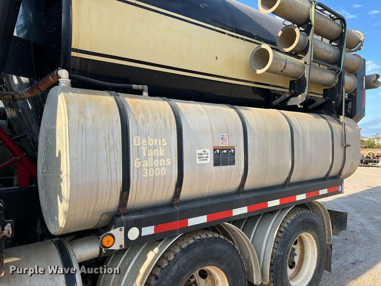 image for item NI9028 2009 International WorkStar 7600  vacuum truck