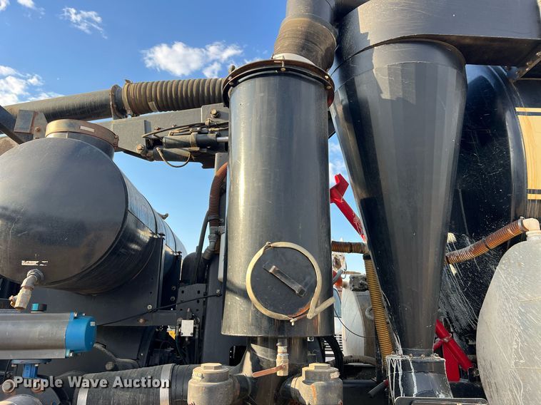 image for item NI9028 2009 International WorkStar 7600  vacuum truck