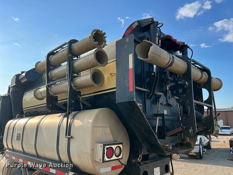 image for item NI9028 2009 International WorkStar 7600  vacuum truck