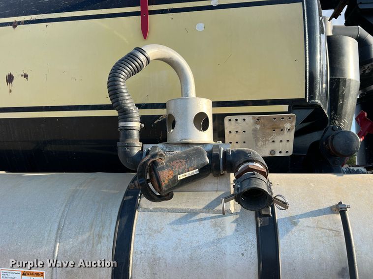 image for item NI9028 2009 International WorkStar 7600  vacuum truck