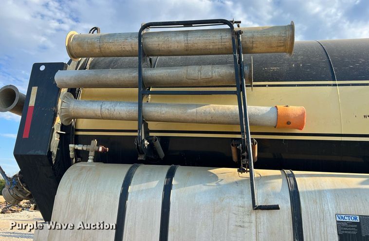 image for item NI9028 2009 International WorkStar 7600  vacuum truck