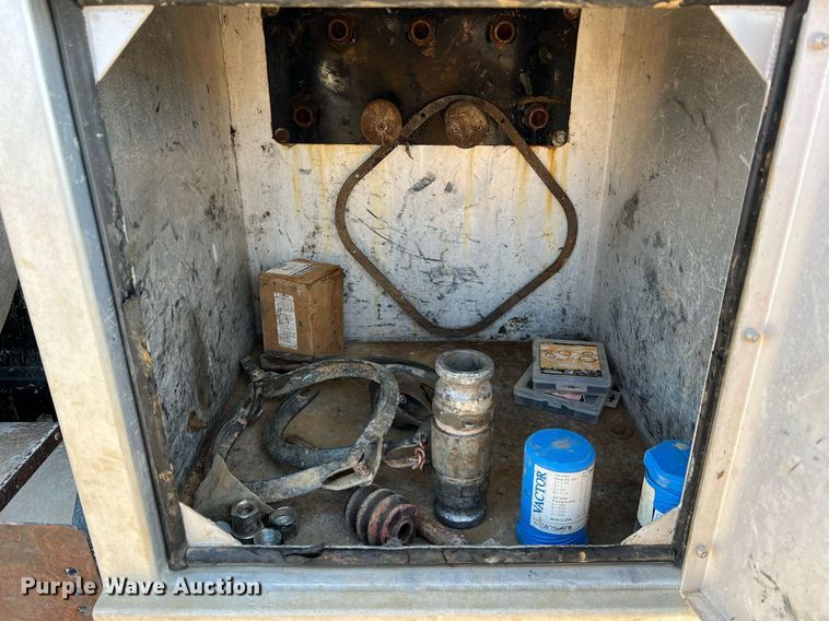 image for item NI9028 2009 International WorkStar 7600  vacuum truck