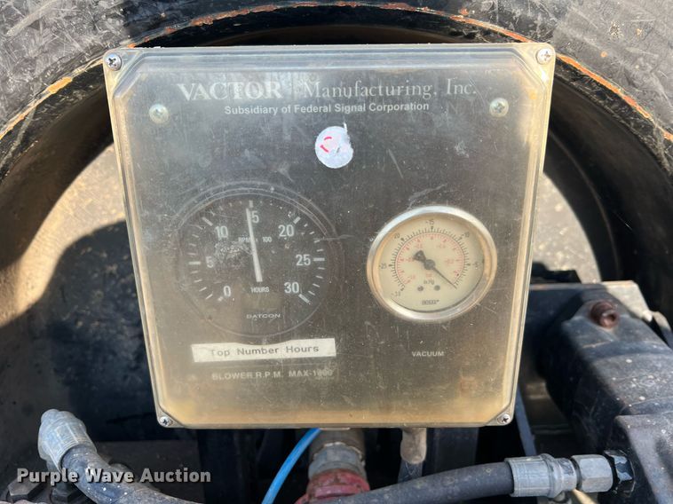 image for item NI9028 2009 International WorkStar 7600  vacuum truck