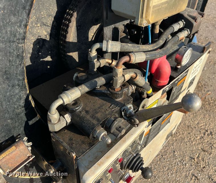 image for item NI9028 2009 International WorkStar 7600  vacuum truck