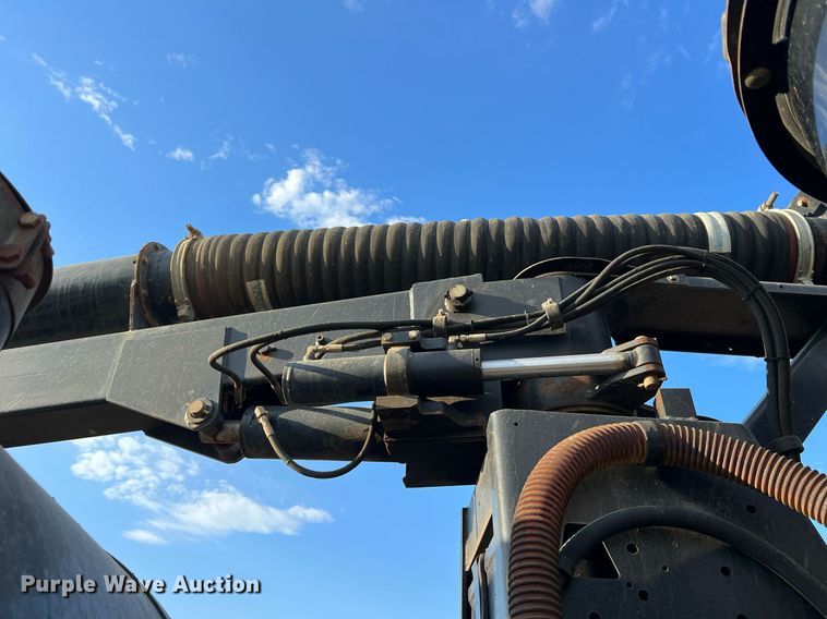 image for item NI9028 2009 International WorkStar 7600  vacuum truck