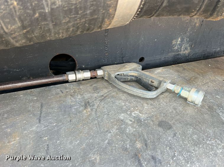 image for item NI9028 2009 International WorkStar 7600  vacuum truck