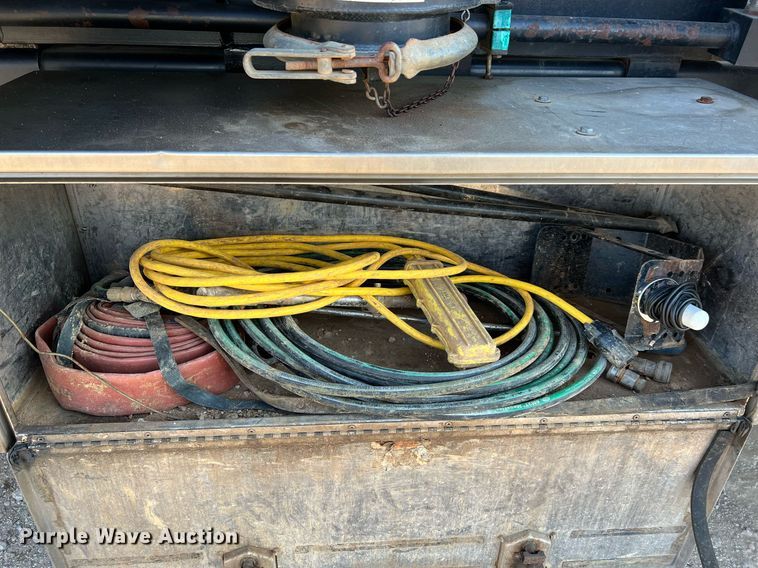 image for item NI9028 2009 International WorkStar 7600  vacuum truck