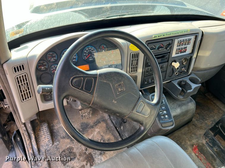 image for item NI9028 2009 International WorkStar 7600  vacuum truck