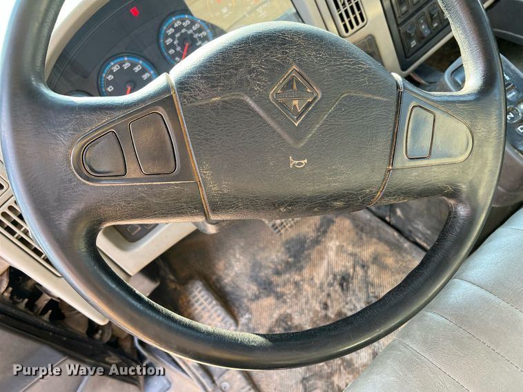 image for item NI9028 2009 International WorkStar 7600  vacuum truck