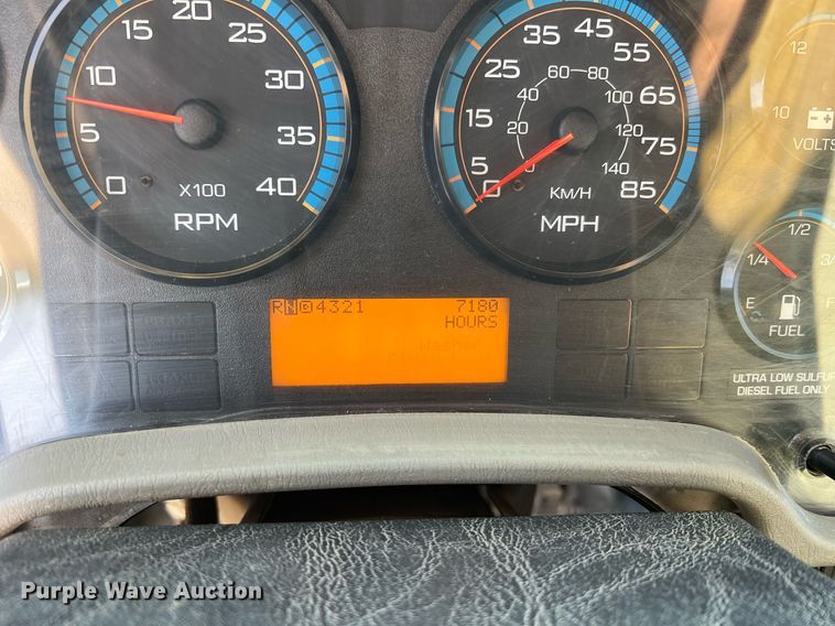 image for item NI9028 2009 International WorkStar 7600  vacuum truck