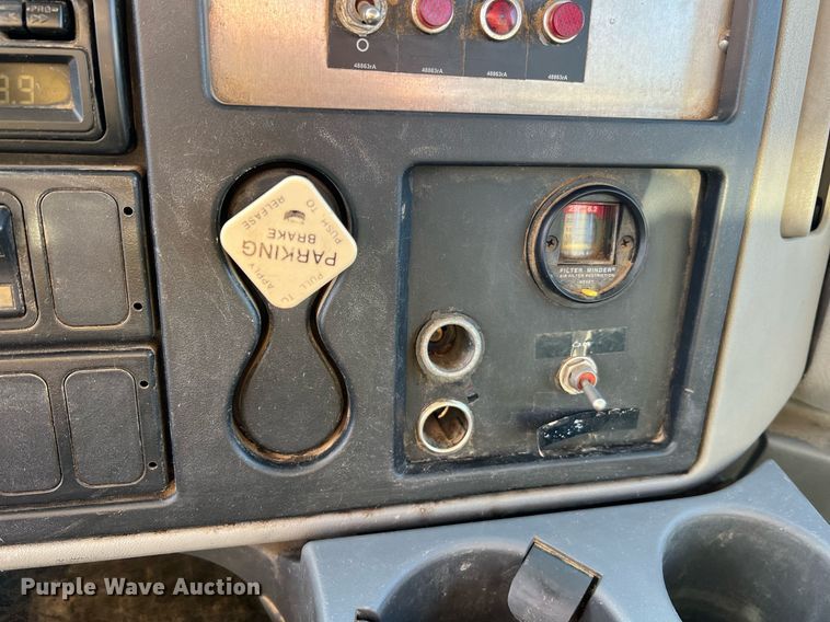 image for item NI9028 2009 International WorkStar 7600  vacuum truck