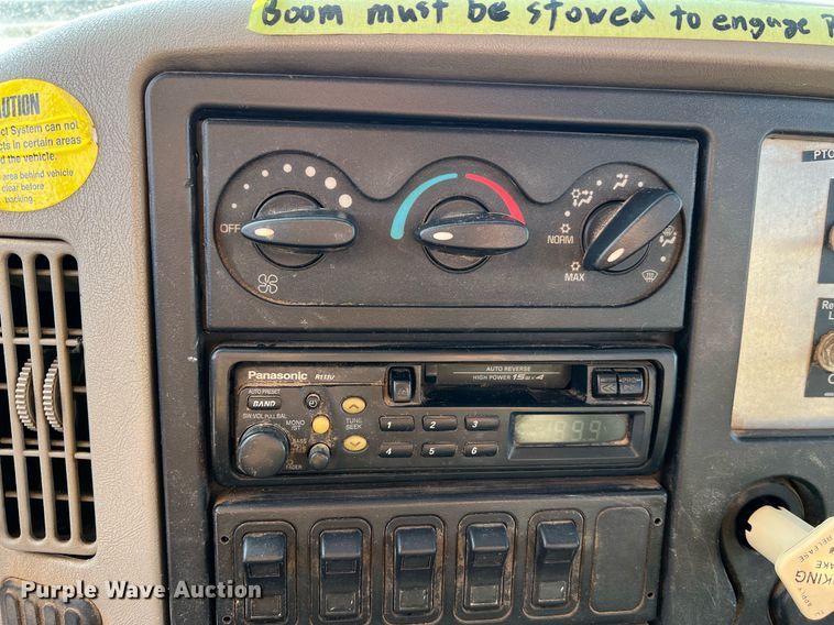 image for item NI9028 2009 International WorkStar 7600  vacuum truck