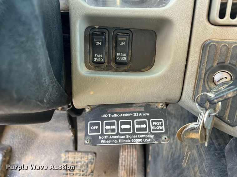 image for item NI9028 2009 International WorkStar 7600  vacuum truck