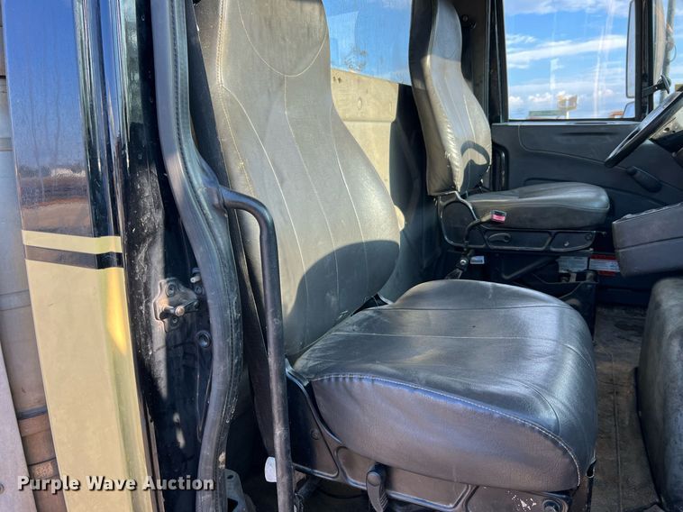 image for item NI9028 2009 International WorkStar 7600  vacuum truck