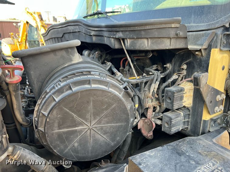 image for item NI9028 2009 International WorkStar 7600  vacuum truck